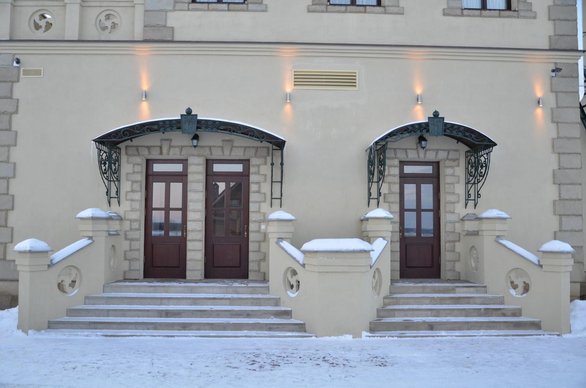 Chateau Royal Hotel Berezovka  Exterior photo