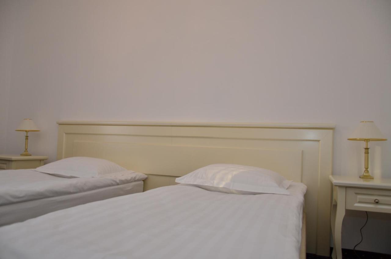 Chateau Royal Hotel Berezovka  Room photo